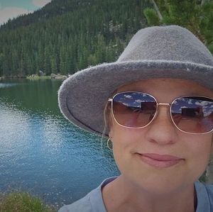 Meet your Posher, Jenny